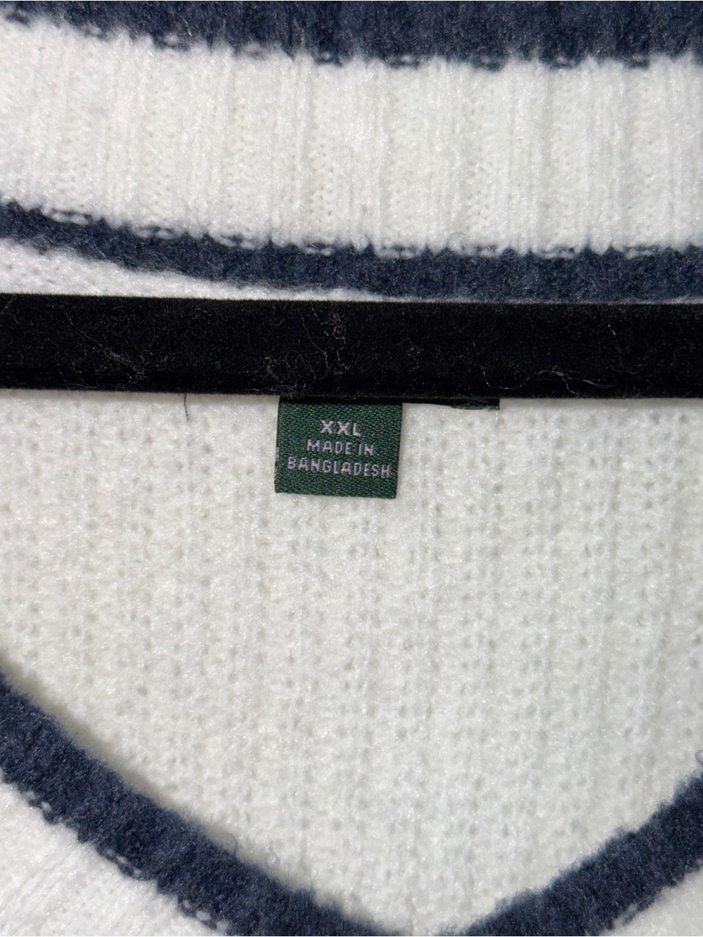Wild Fable Cream & Navy Varsity Stripe V-Neck Sweater – Size XXL - Picture 3 of 6